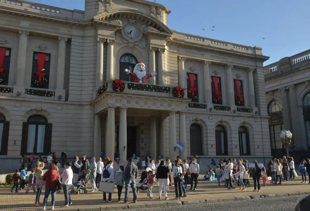 Se manifestaron para exigir que se declare a la  educación “esencial” 