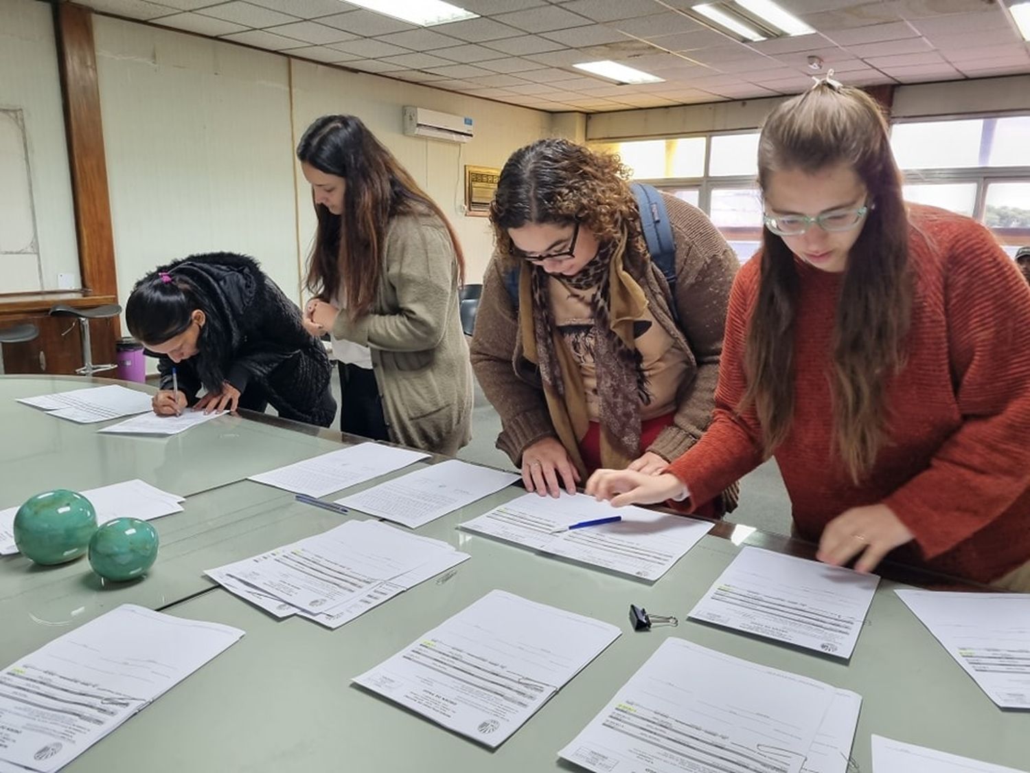 Los fondos se entregaron en el Salón Verde de la Municipalidad de Rufino.