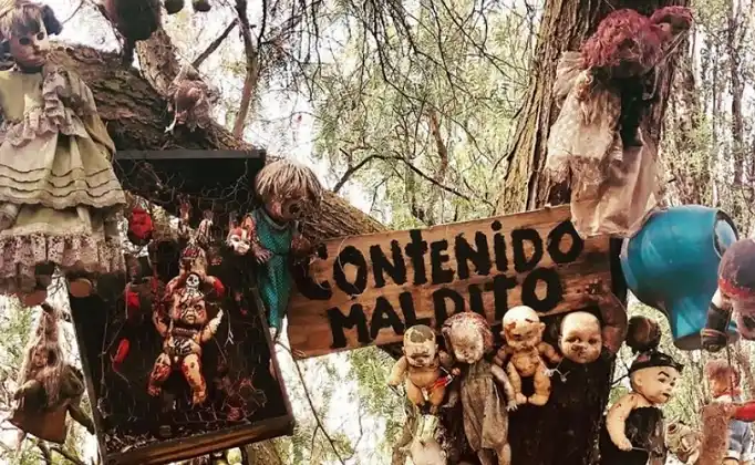 Turismo de terror: cómo es por dentro la tenebrosa "isla de las muñecas"
