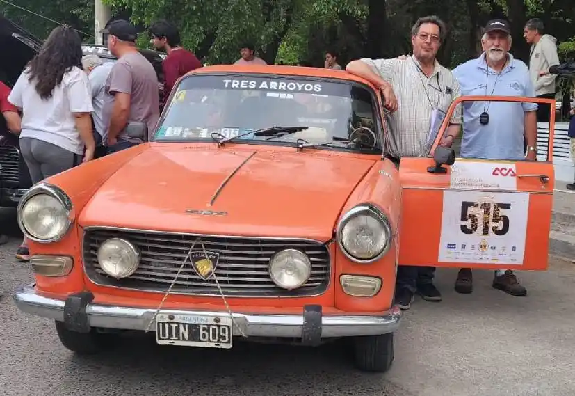 Autos clásicos que brillan en las rutas argentinas