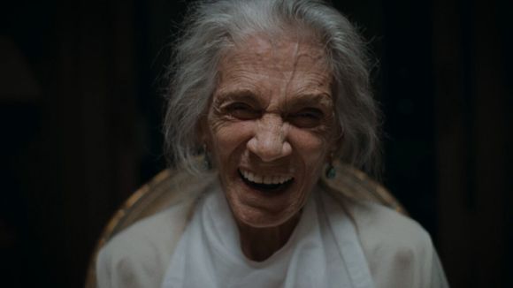 ¡ATERRADOR! Así una abuela maltrató y amenazó a sus pequeños nietos