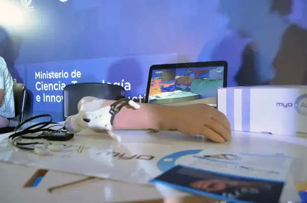 Entrerrianos crearon el primer brazo biónico de Latinoamérica 
