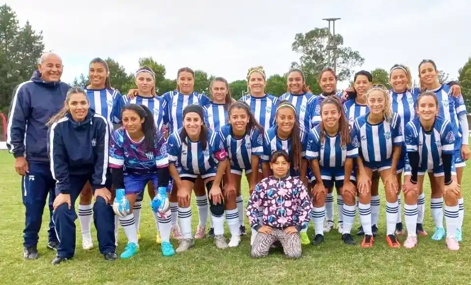 Rivadavia goleó y sigue firme en el femenino
