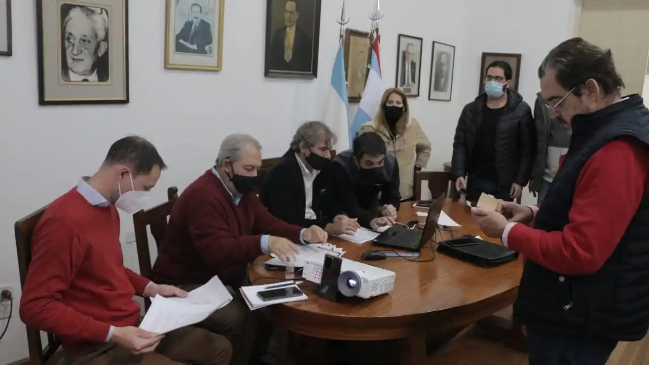 Jorge Monge: “Estamos muy satisfechos con el resultado de la jornada democrática que hoy sostuvo el radicalismo entrerriano”