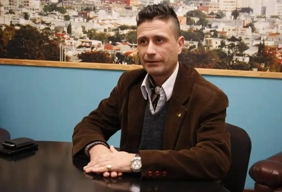 Allanaron la casa de Castaño, imputado de abusar sexualmente de un joven