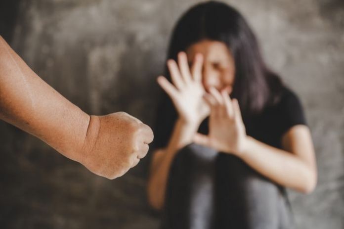 Venado Tuerto: golpean a una joven y le roban las zapatillas