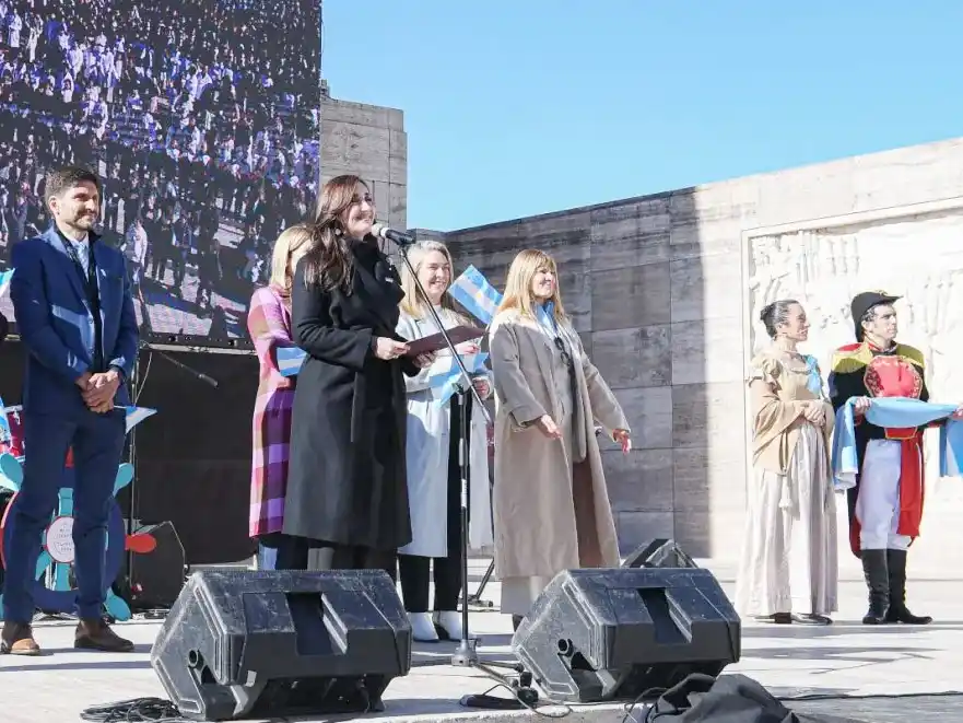 Victoria Villarruel presidió el acto oficial en Rosario por el Día de la Bandera