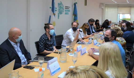 Docentes bonaerenses piden convocatoria a comisión técnica salarial para revisar acuerdo paritario