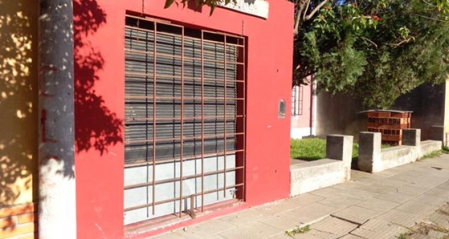 Asaltaron a un comerciante y le dispararon