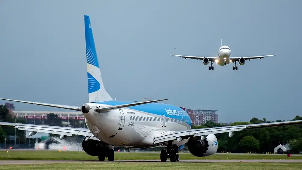 Transporte confirmó que la actividad aérea regular de cabotaje podría volver en julio