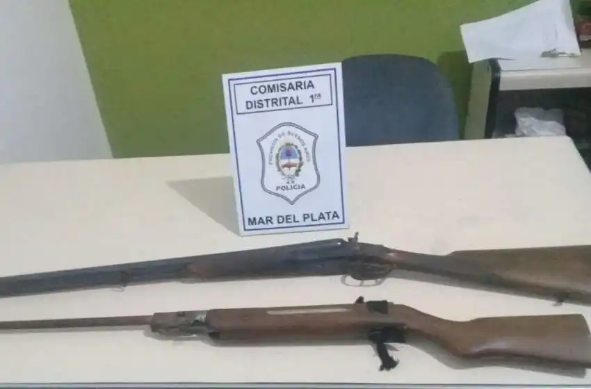 Lo detuvieron en su casa con una escopeta, un rifle y marihuana
