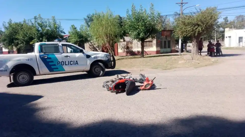 Así quedó la moto que conducía el heridio, trasladado al Hospital.