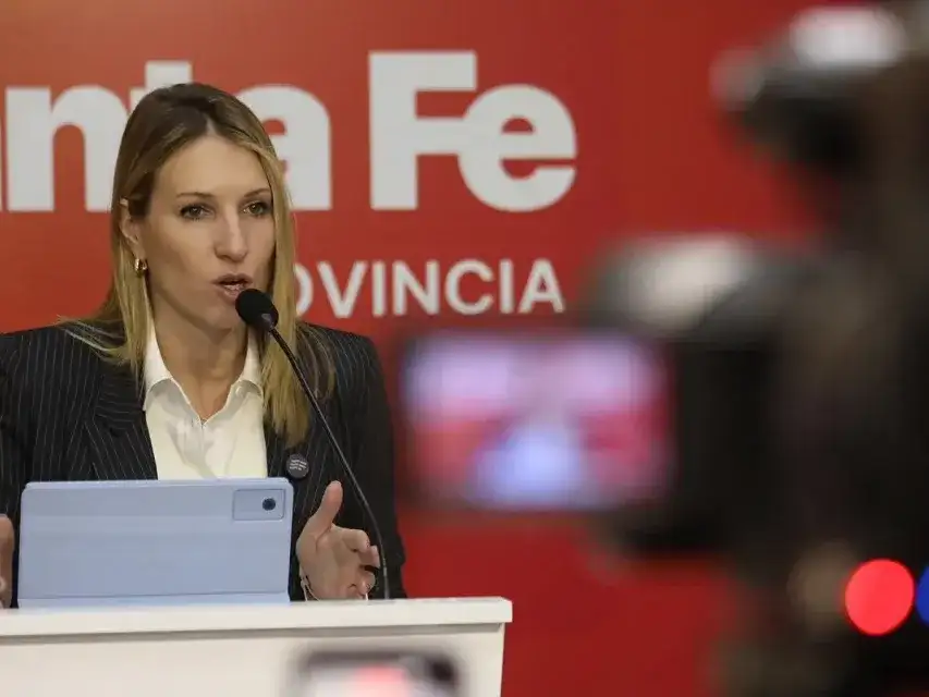 Además, sostuvo que, con el plan de seguridad de Pullaro, “pierde la economía del delito y gana la tranquilidad de los santafesinos”.