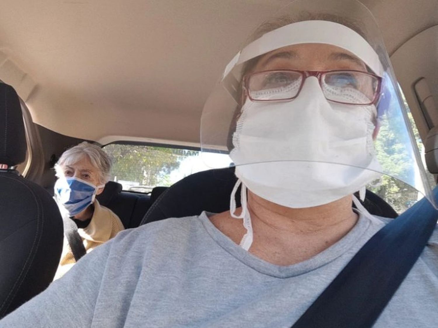 Su hija Ana la pasó a buscar por la clínica y la llevó hasta su casa. Hoy, viven juntas hasta que pueda conseguirle un nuevo geriátrico.