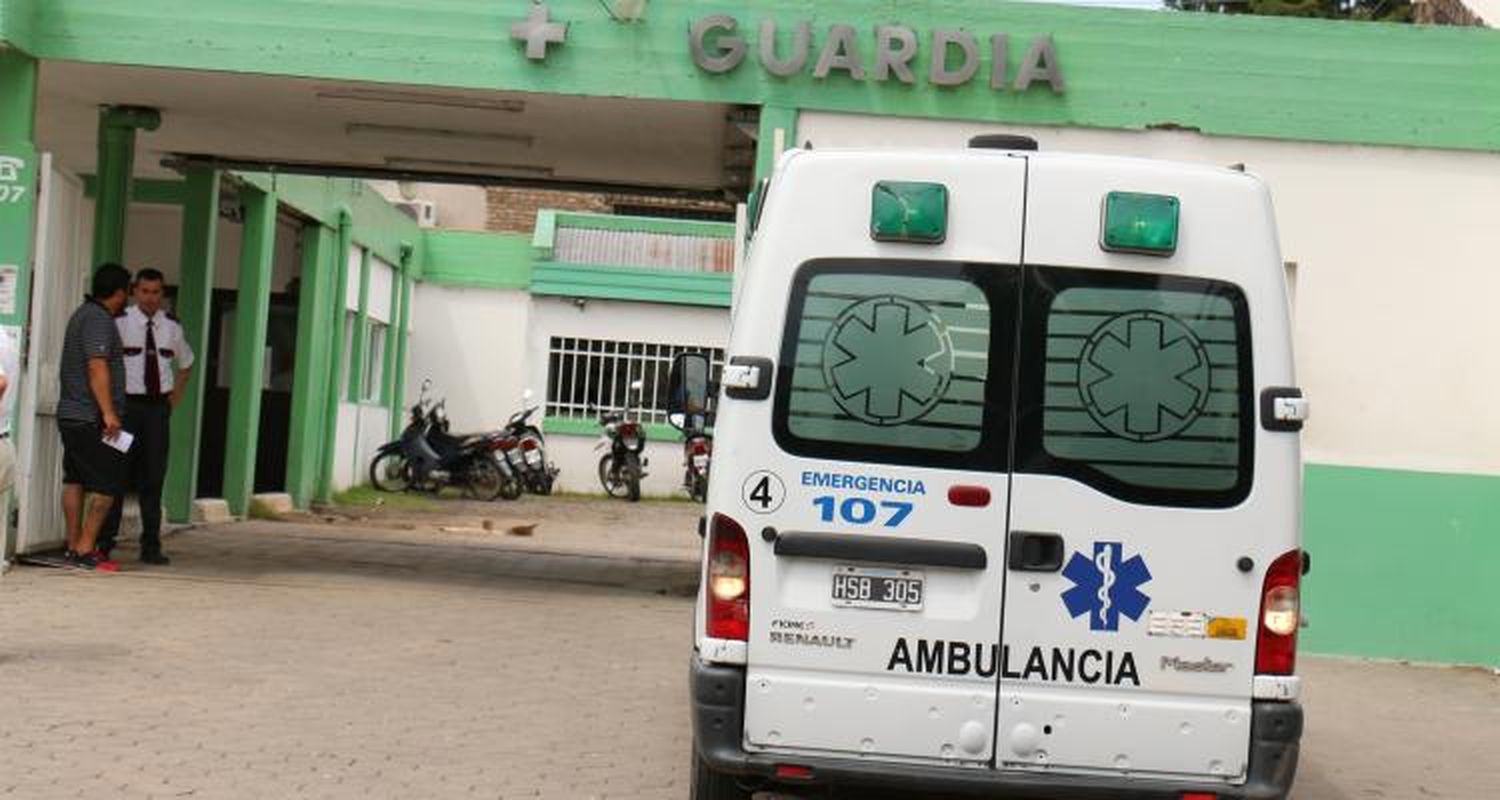 Menor de 14 años iba en moto con hermana de 9 y chocó con un auto
