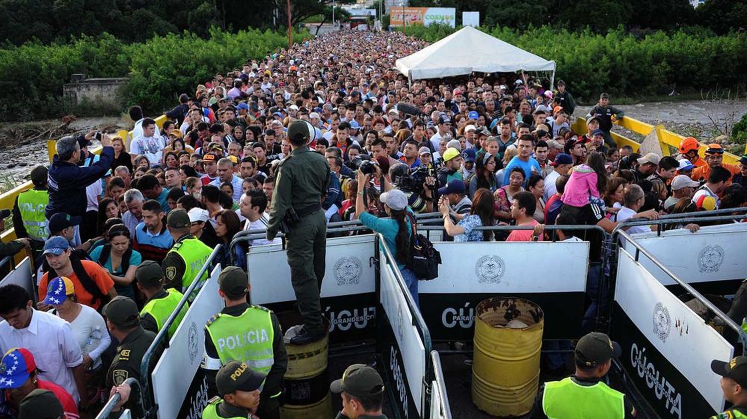 Colombia les pidió a los venezolanos que no crucen hoy la frontera