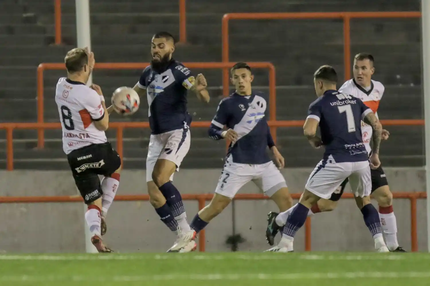 Forestello tendrá cambios obligados para recibir a Estudiantes