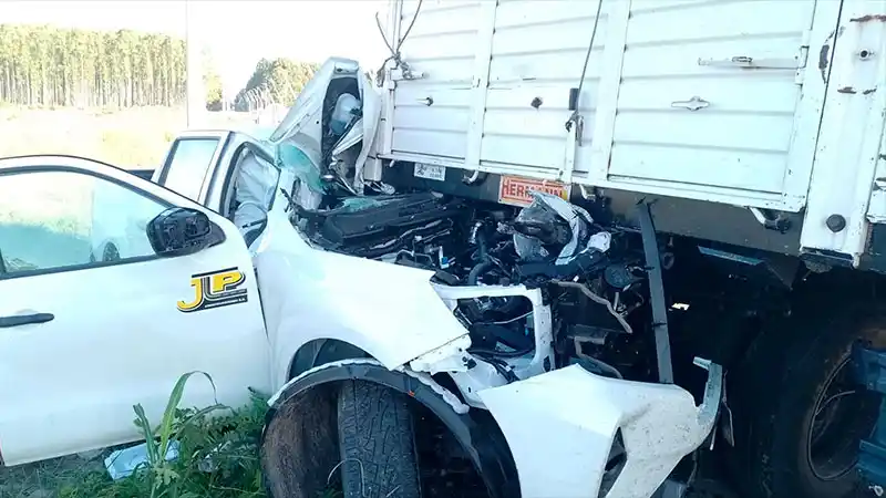 Se soltó un acoplado y provocó un siniestro fatal: murió el conductor de una camioneta