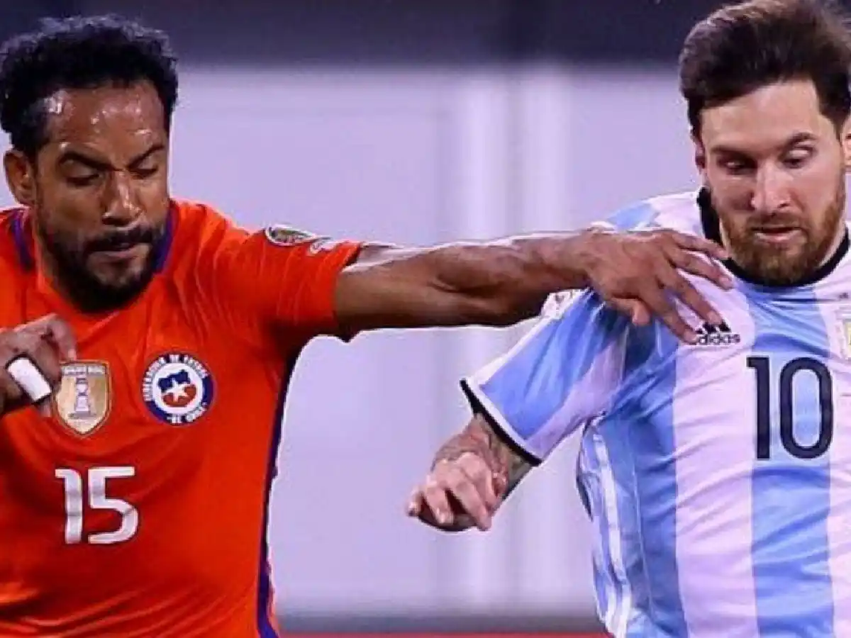 Argentina debuta ante Chile en un clásico moderno  