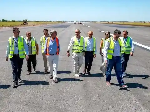 Las autoridades recorrieron la pista totalmente renovada. Foto: Gentileza