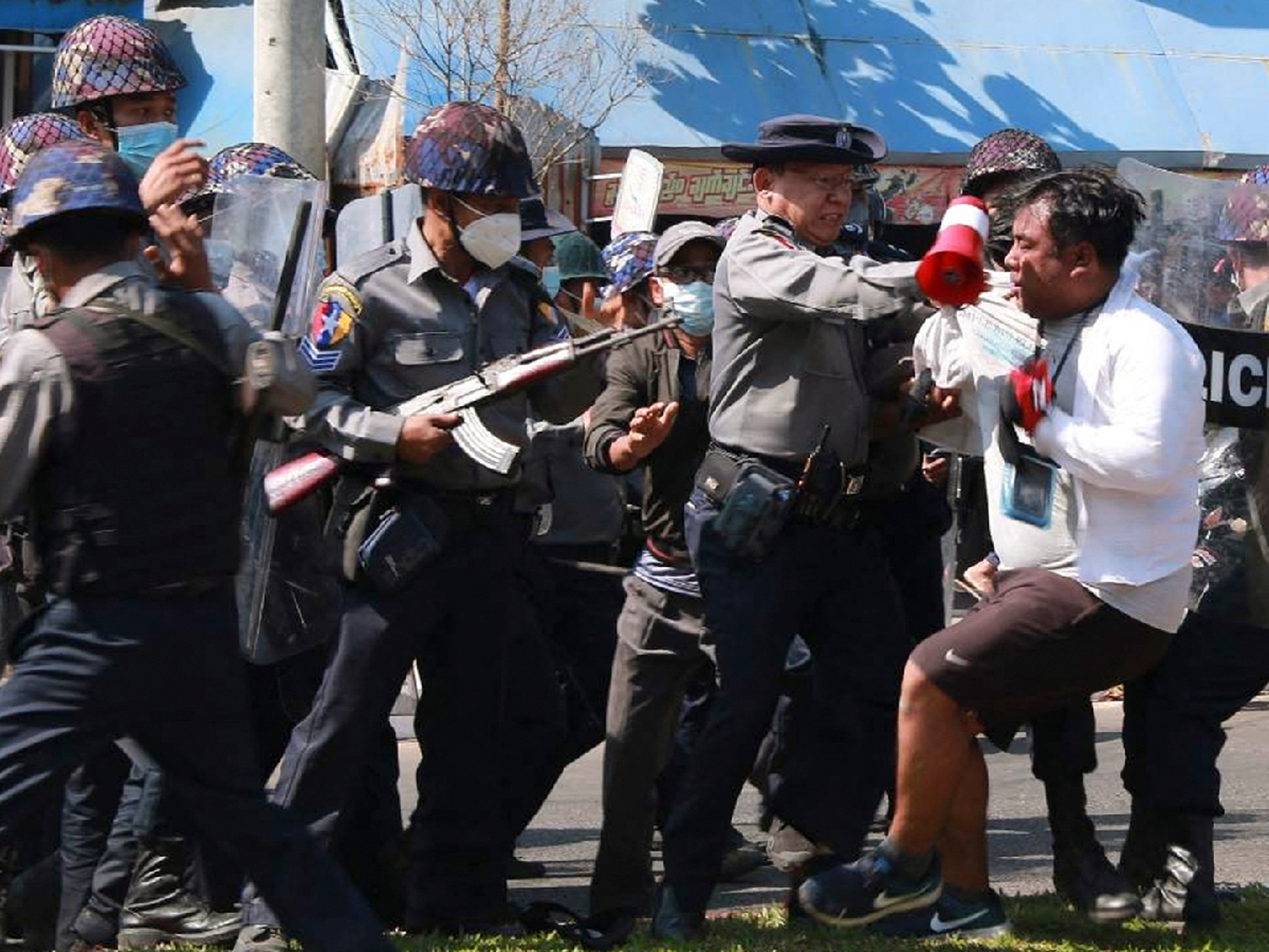 Siguen las marchas contra el golpe de Estado en Myanmar a pesar de la represión