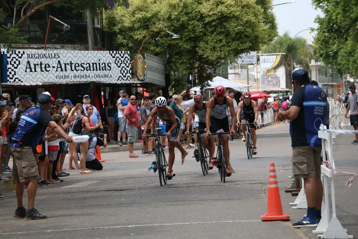 Juan Diego Ciano se quedó con el Triatlón "Ciudad de Gualeguaychú"