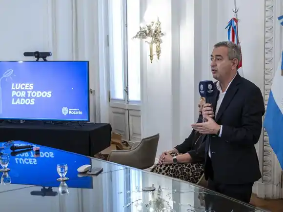 El municipio anunció la implementación de 10 mil nuevas luminarias led para barrios y avenidas de la ciudad