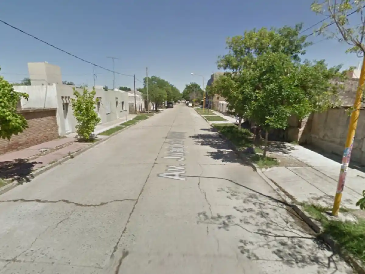 Abrió la puerta del patio y la asaltaron 