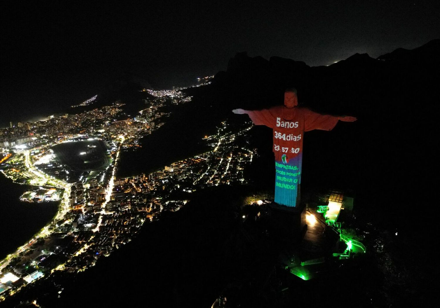 Cristo Redentor de Brasil se ilumina con el reloj climático: quedan menos de seis años para salvar el planeta