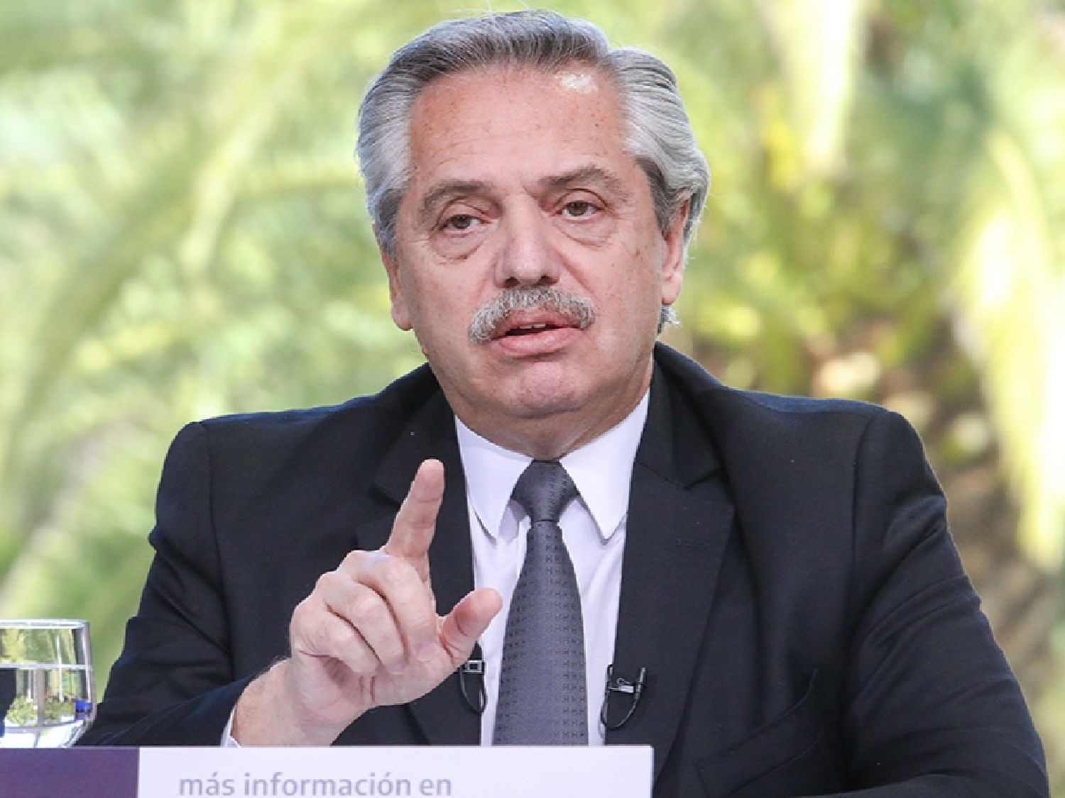 "Es imperdonable que haya indocumentados en Argentina", dijo el presidente