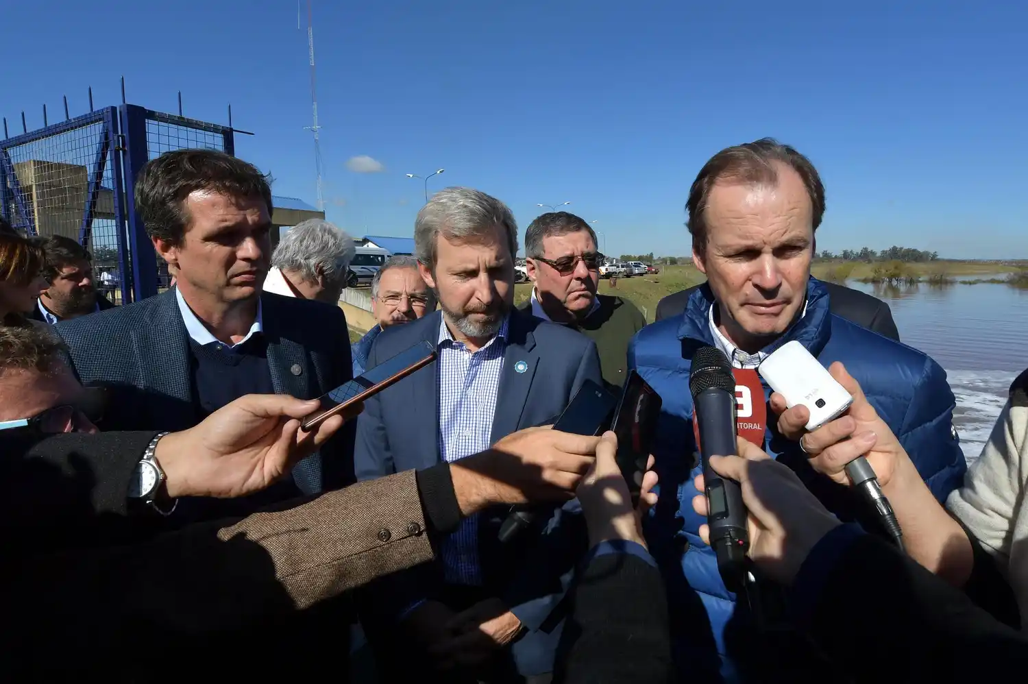 Bordet y Frigerio recorrieron las zonas afectadas por la crecida del río Uruguay