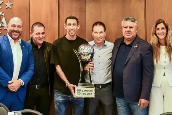 Un título de la nada: la decisión que volvió a exponer el estilo Tapia