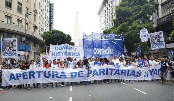 Tras la salida de Martín Guzmán sindicatos reabren discusión por aumentos salariales