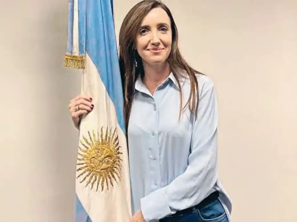 Villarruel sacó todo su repertorio nacionalista antes del partido Argentina - Inglaterra.