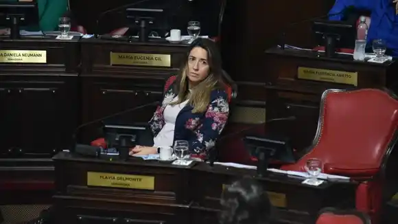 Una senadora bonaerense en el ojo de la tormenta: denuncian a uno de sus asesores por presunto cobro de retornos