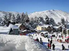 La nieve llegó justo a tiempo a Bariloche para las vacaciones de invierno