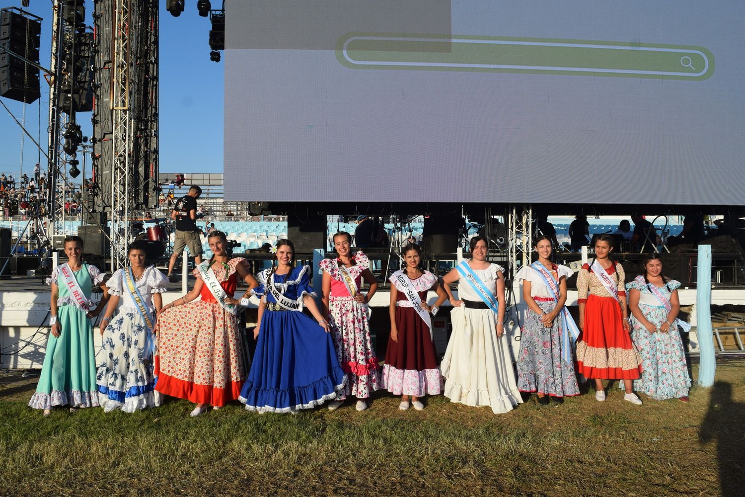 Se llevó a cabo el tradicional desfile gaucho por las calles de la ciudad