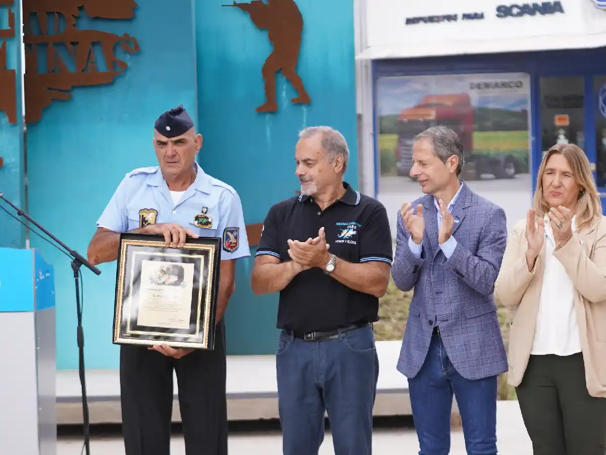 Emoción y reconocimiento al legado del soldado Llanes: “Todos estamos orgullosos”   