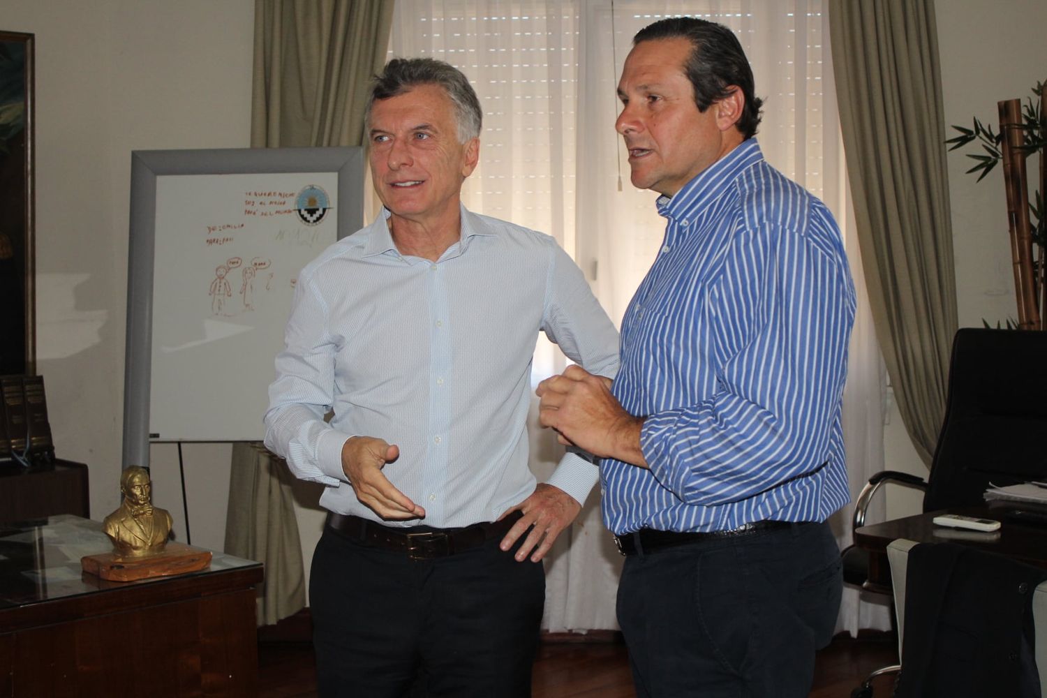 Dolores: El intendente Etchevarren vuelve a convocar una manifestación en favor a Macri