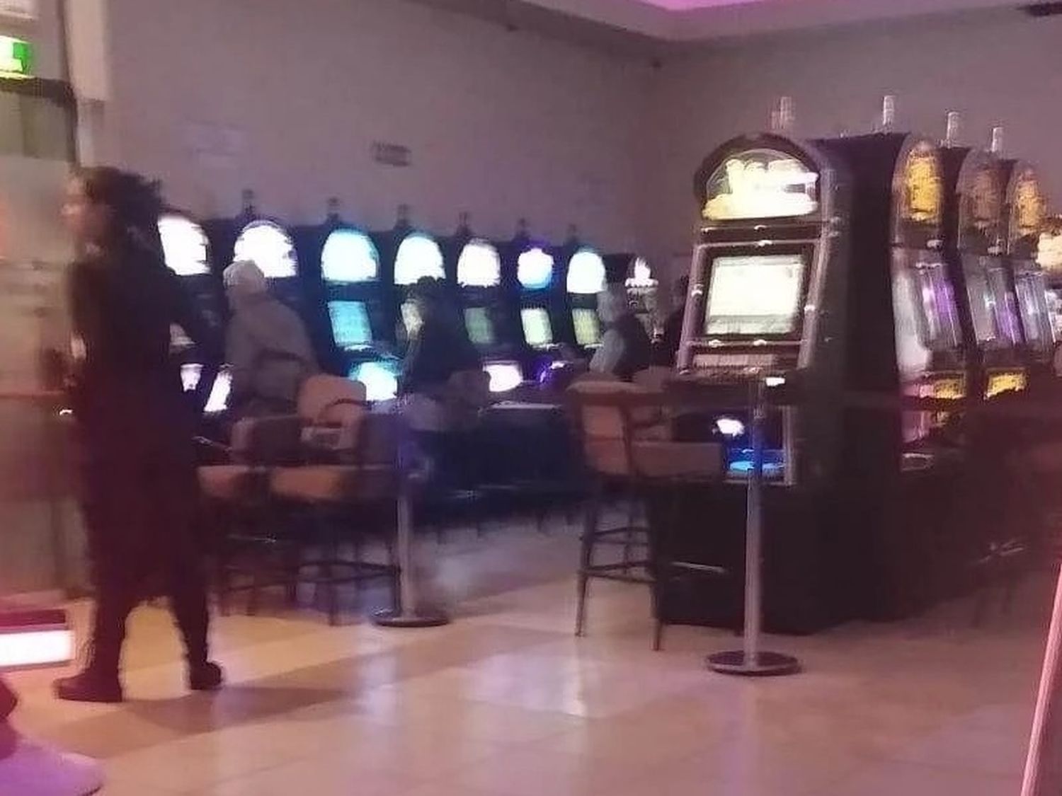 Mar del Plata: una mujer murió en un bingo y los jugadores siguieron apostando