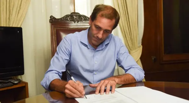 La Plata: Renunciaron tres funcionarios de Garro