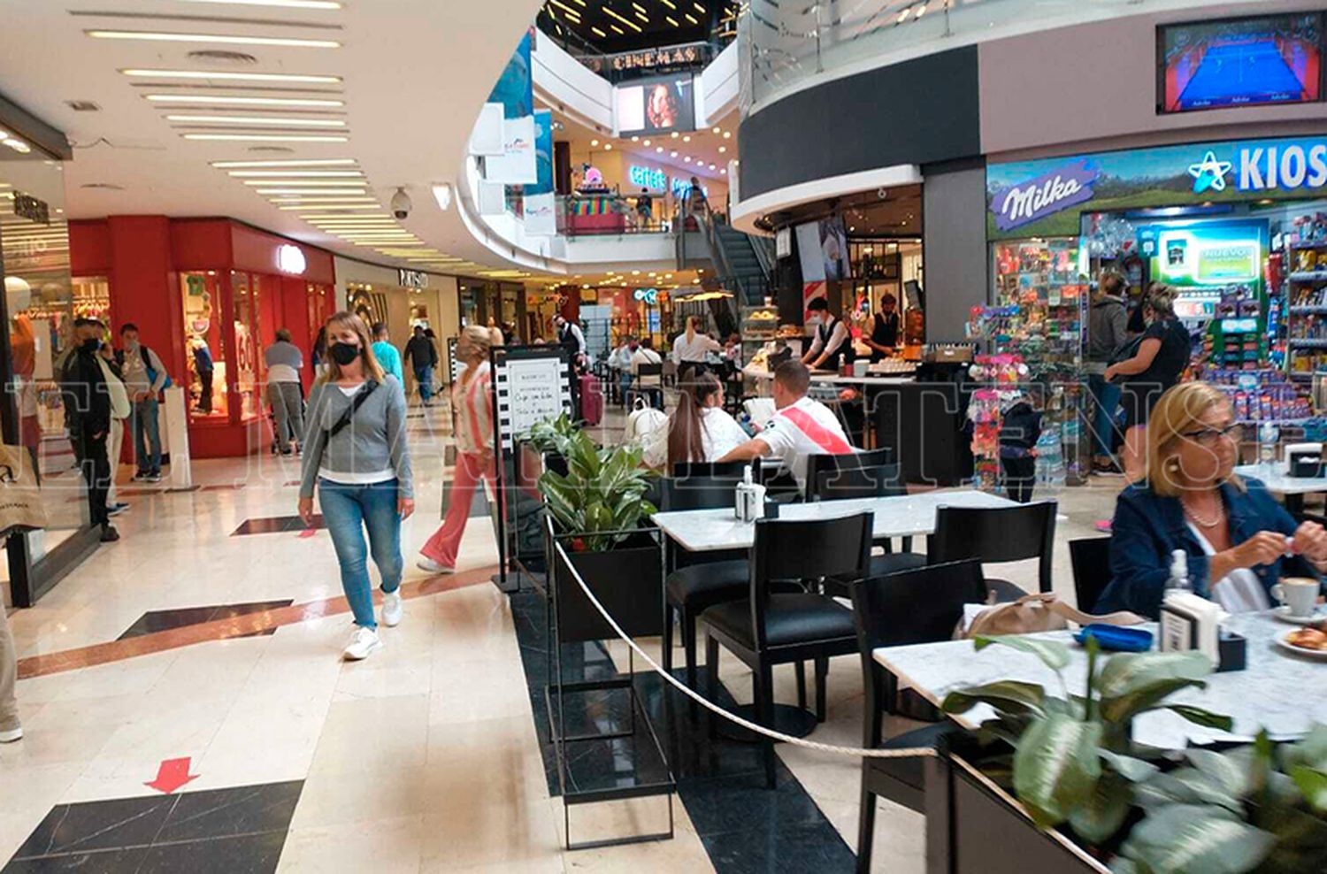 Continúan los “Conciertos en el Patio” del Shopping Los Gallegos