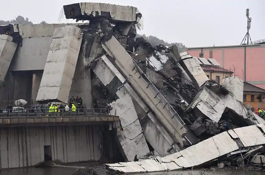 Decenas de muertos tras el derrumbe de un puente en Génova