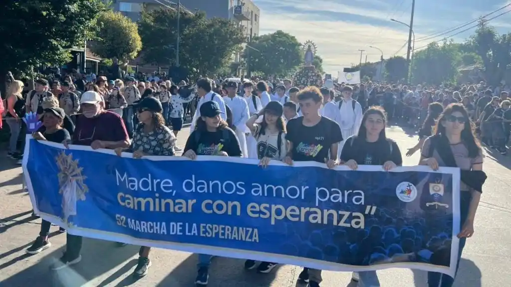 Por las calles. De la vecina ciudad se desarrolló la popular muestra de fe