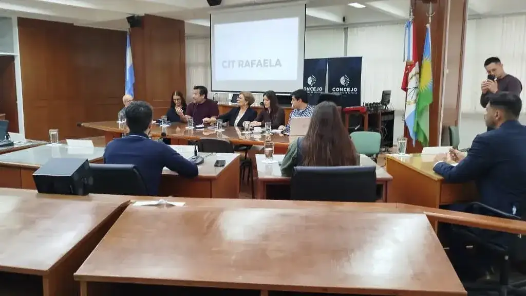 Investigadores de Rafaela llevaron al Concejo su preocupación por la falta de financiamiento - 4