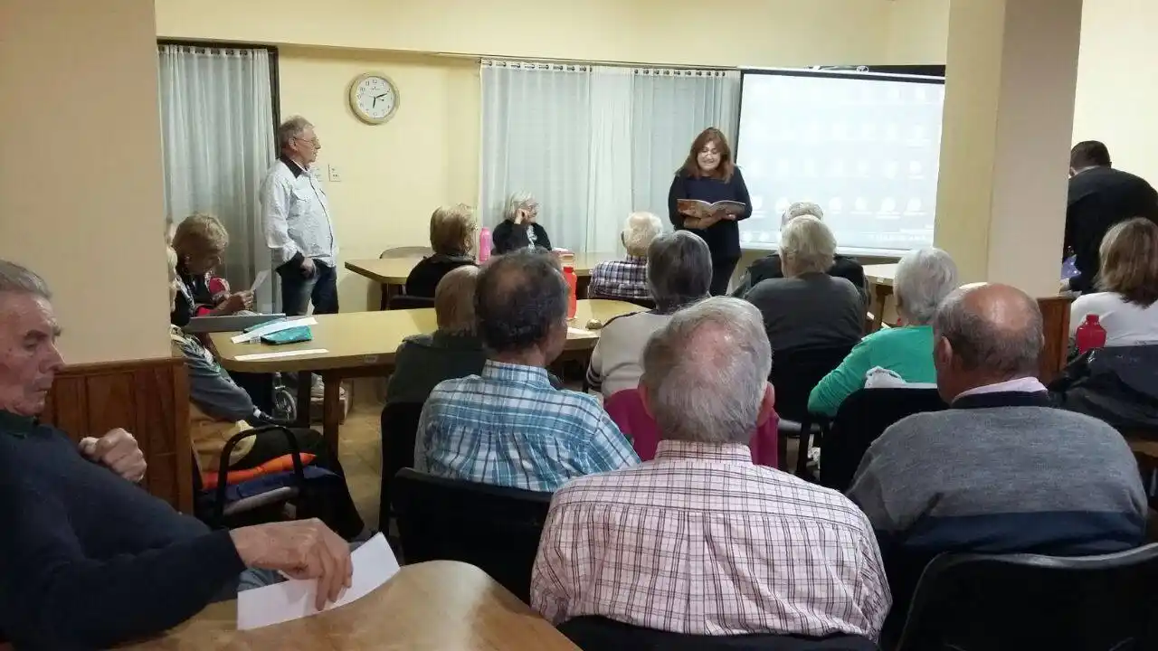Se brindó un taller de narración oral en el hogar “Marta Urrutia”