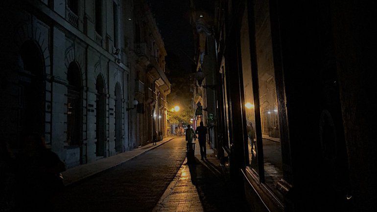 EMERGENCIA ENERGÉTICA EN CUBA: toda la isla sin servicio eléctrico