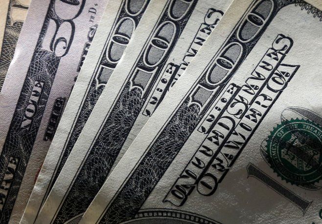 El dólar repuntó más de 3% y cerró a $44,90 en el Banco Nación