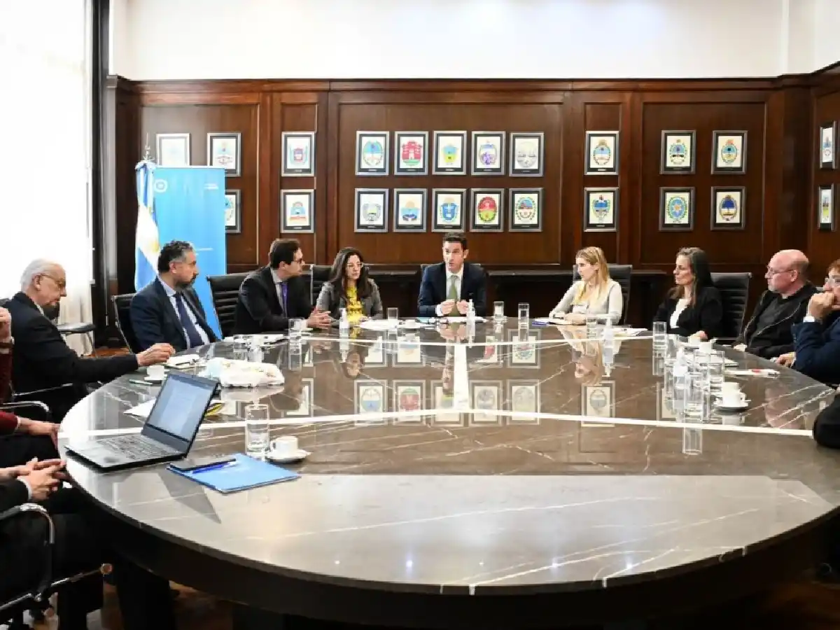 Buscan normalizar la venta de figuritas del Mundial a partir de octubre