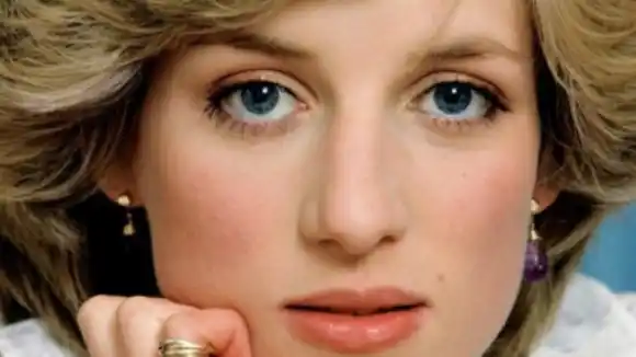 Niña, ¿qué es eso? A LADY DI SE LE SALÍA LA CLASE Y LLAMABA «PERRA» A CAMILLA PARKER